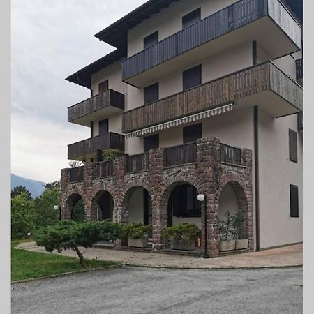 Appartamento Residence Castel Carlotta Levico Terme Exterior foto