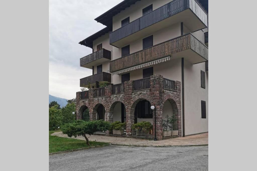 Appartamento Residence Castel Carlotta Levico Terme Exterior foto